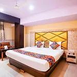 Fabhotel Everest