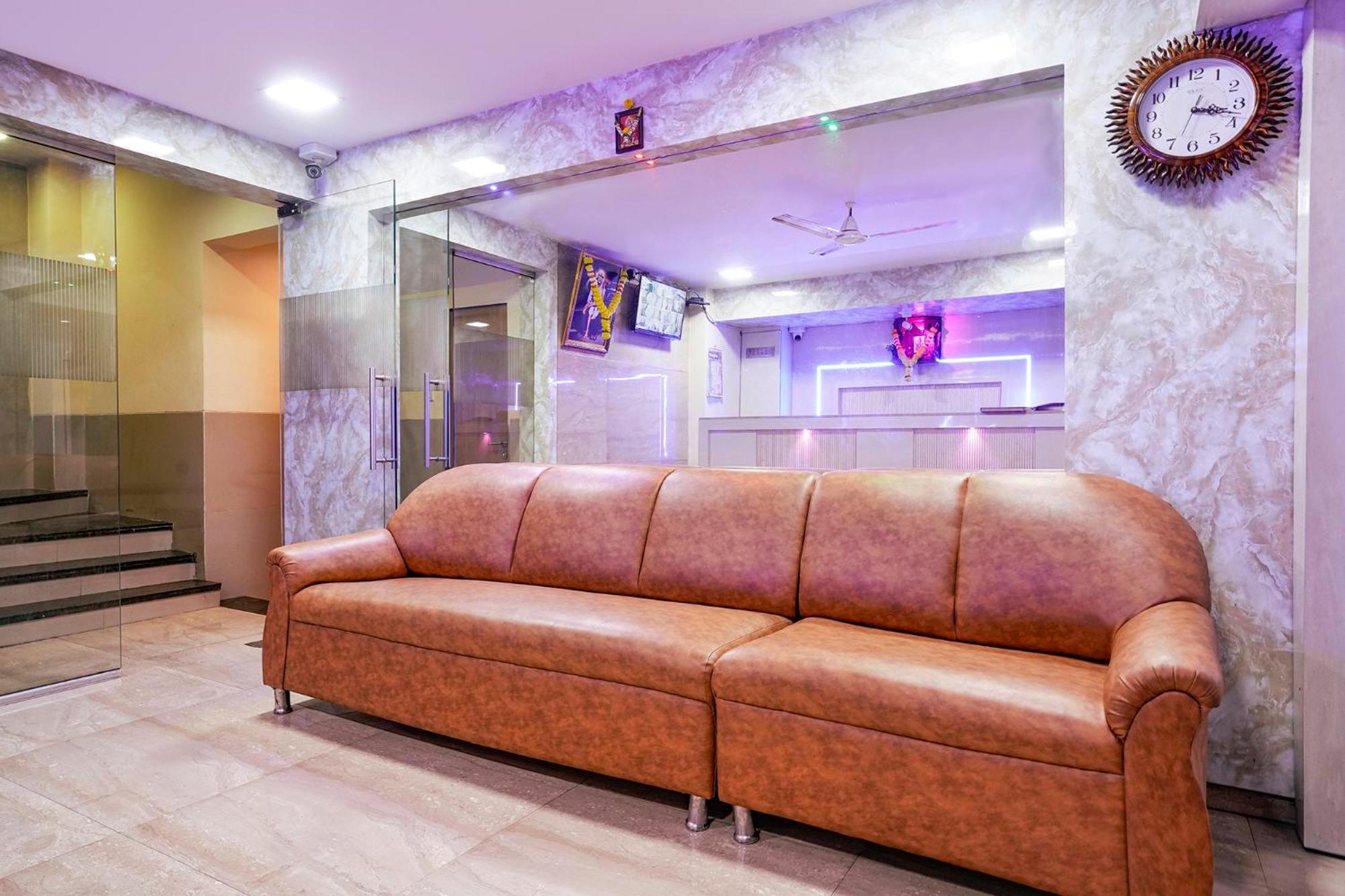 Fabhotel Everest