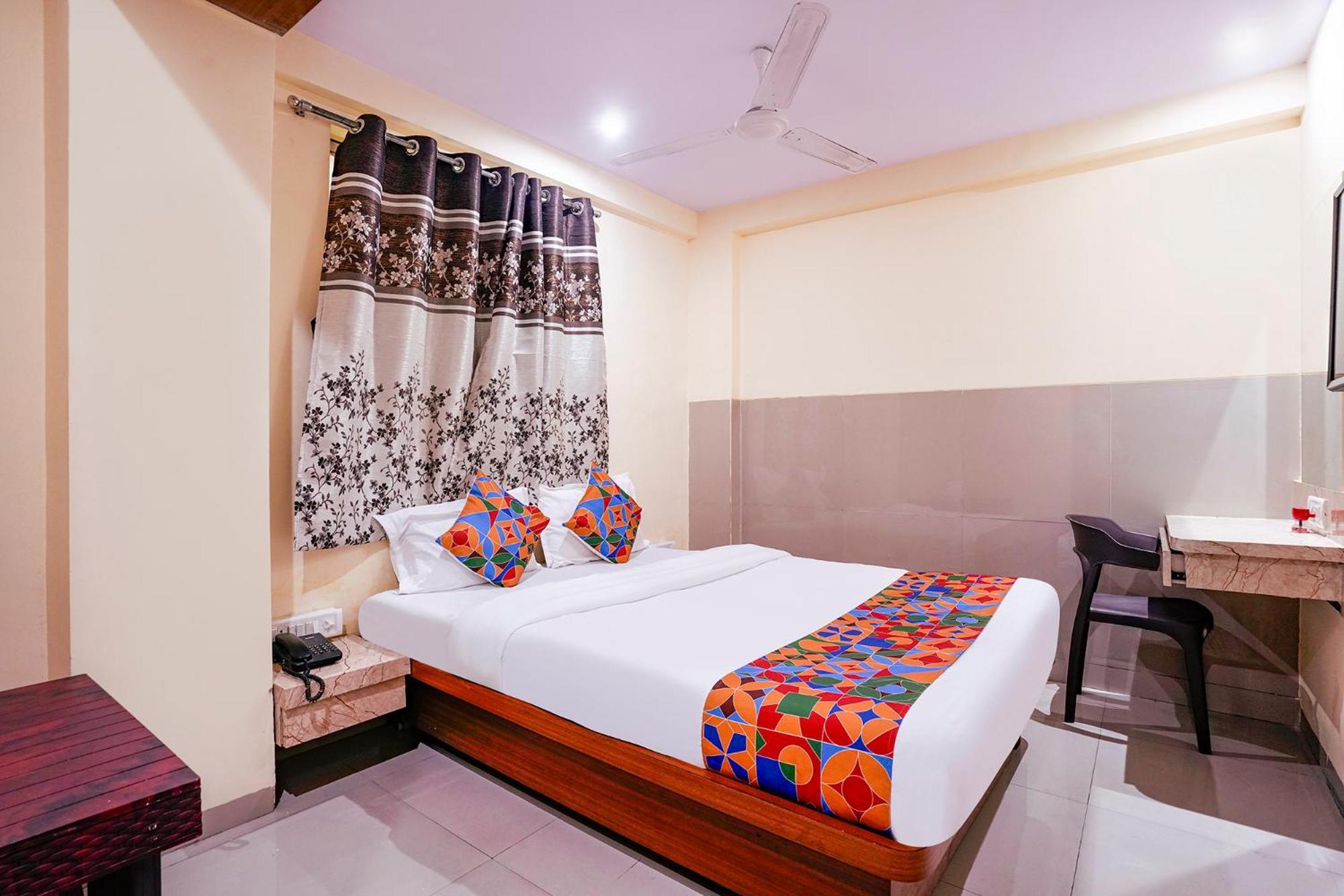 Fabhotel Everest