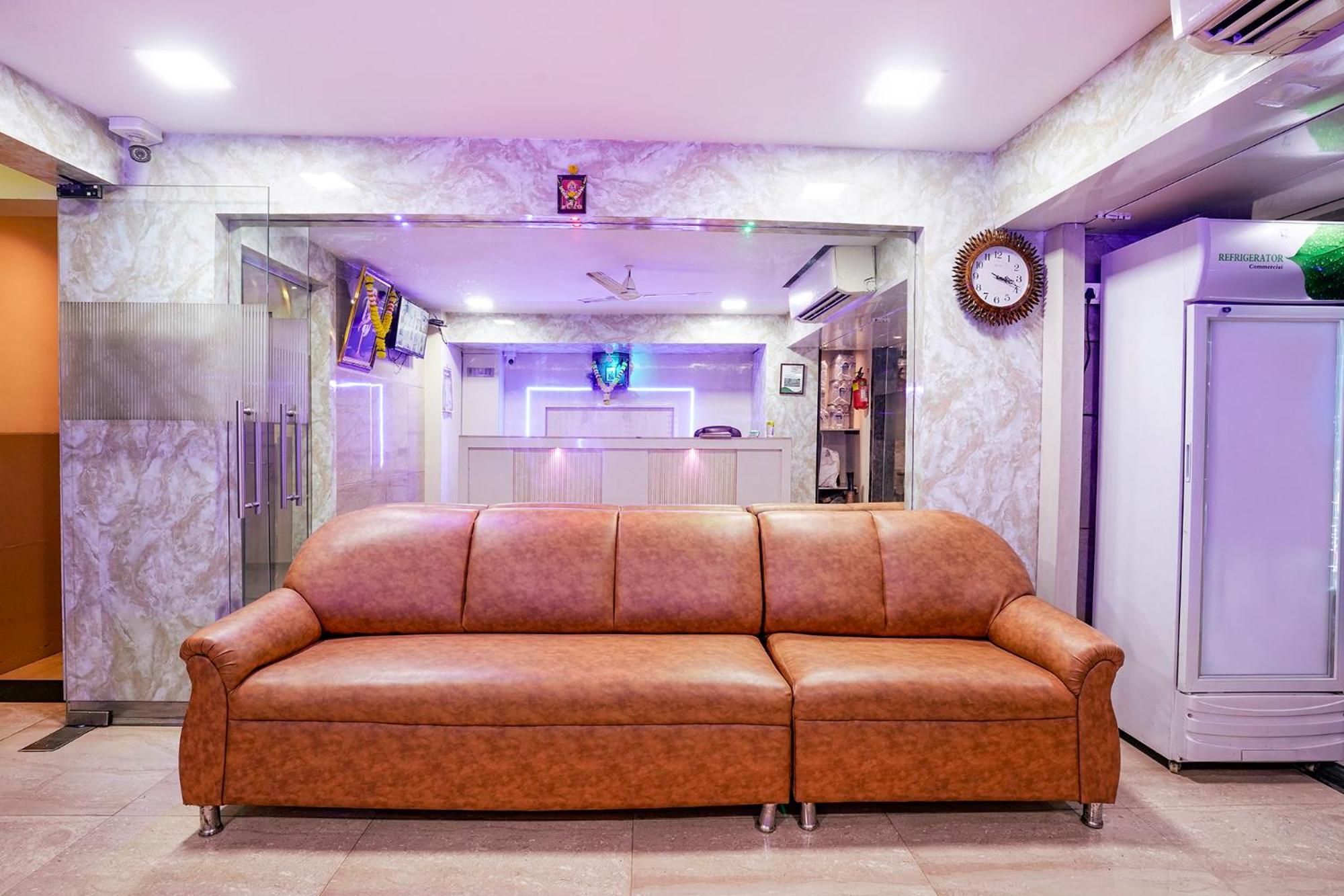 Fabhotel Everest Hotel 4*