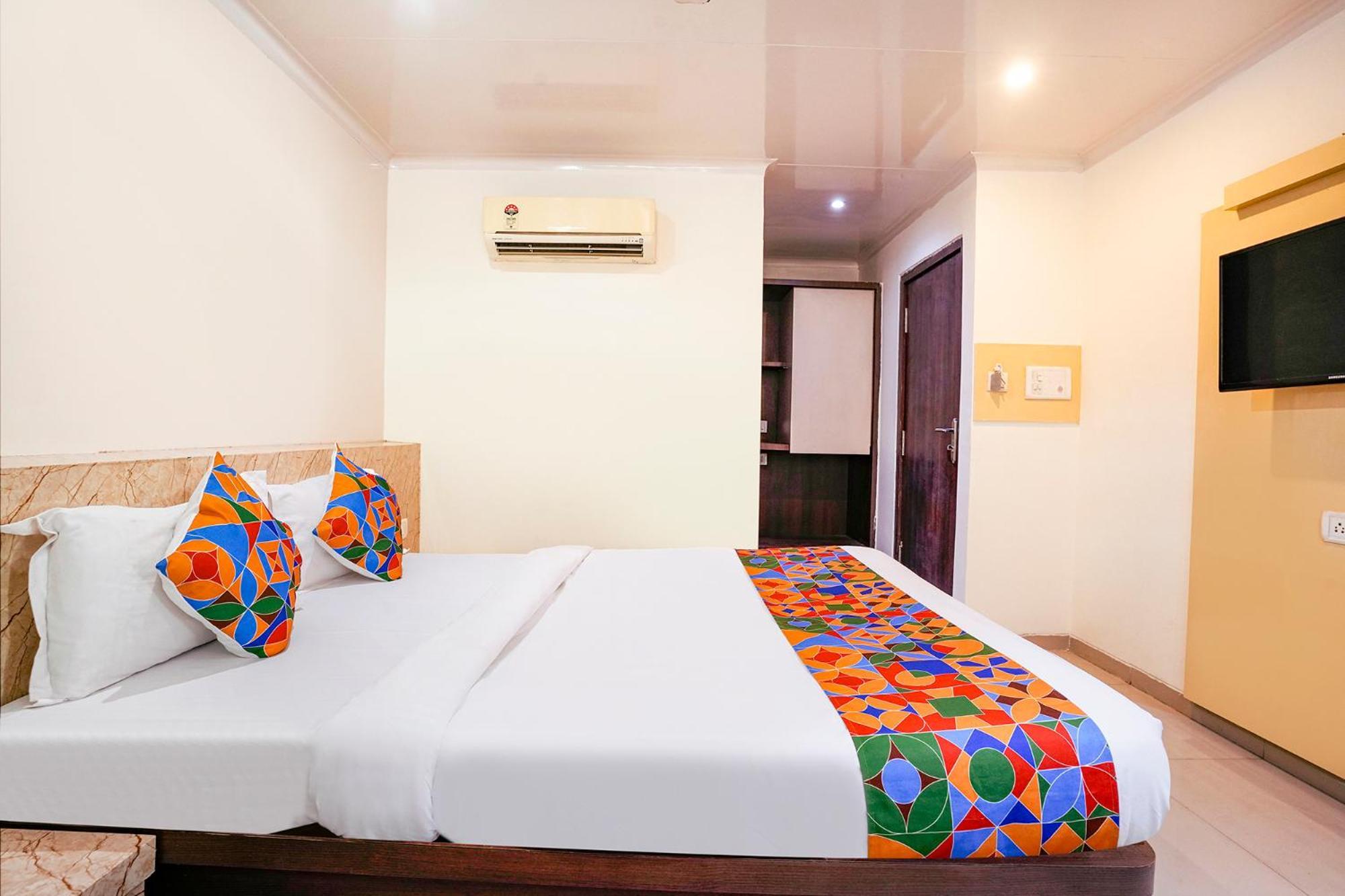 Fabhotel Everest Hotel