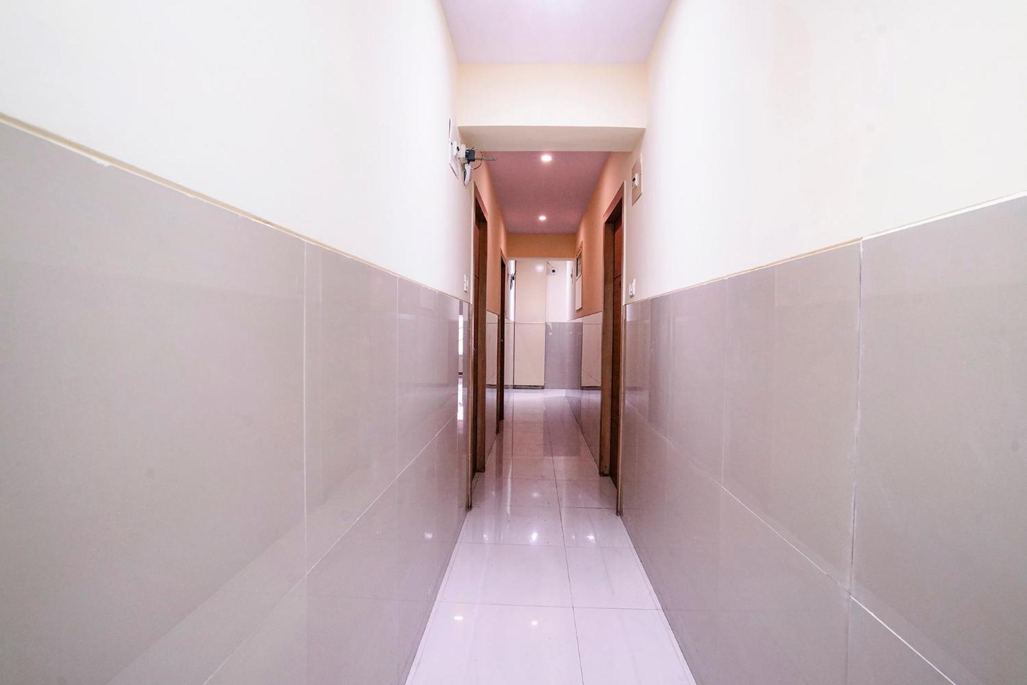 Fabhotel Everest 4*